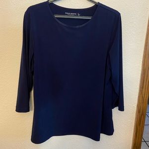 Navy blue 3/4 sleeve top